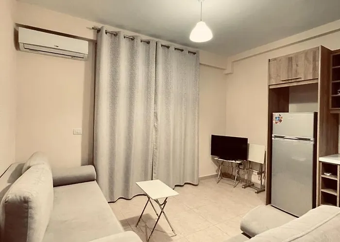 Giannis Apartments